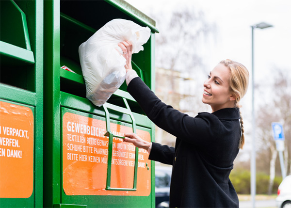 Recycling textiles at a clothing bank